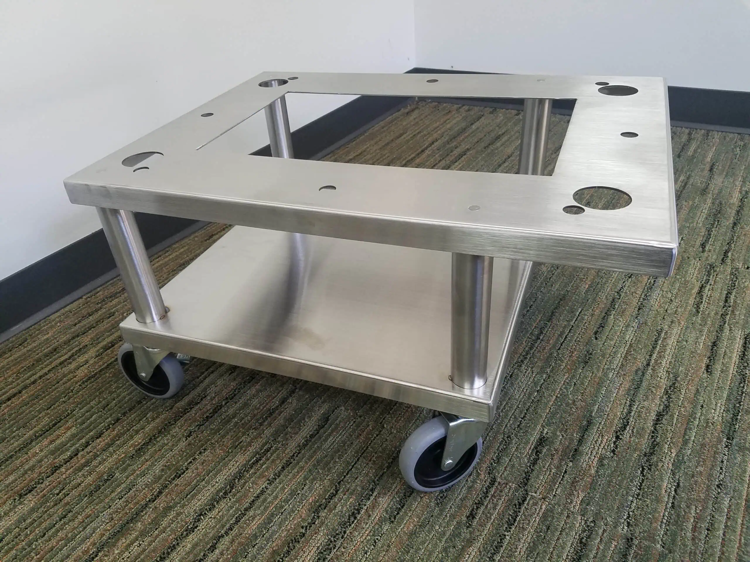 Somerset Rounder Table