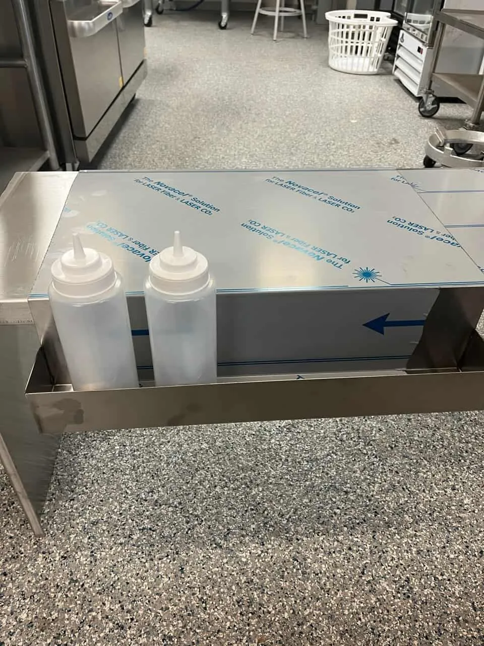 Condiment Holder 24" Wide